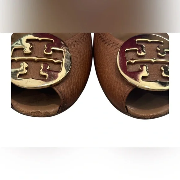 Tory Burch Sally Peep Toe Wedges Heels Brown Sz 9.5 Leather Gold Medallion Logo - Picture 5 of 7